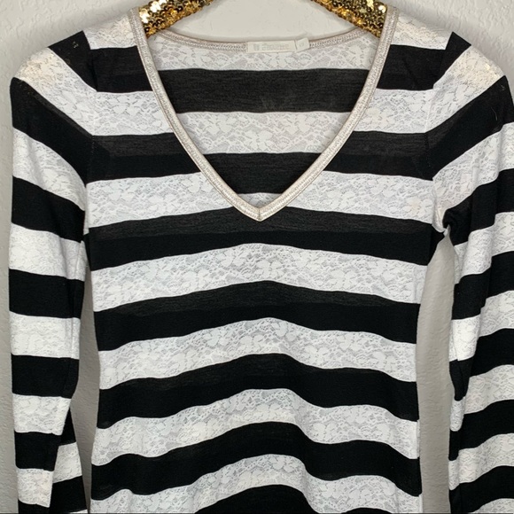 Laquette White Lace Black Stripe VNeck Long Sleeve - Picture 2 of 6